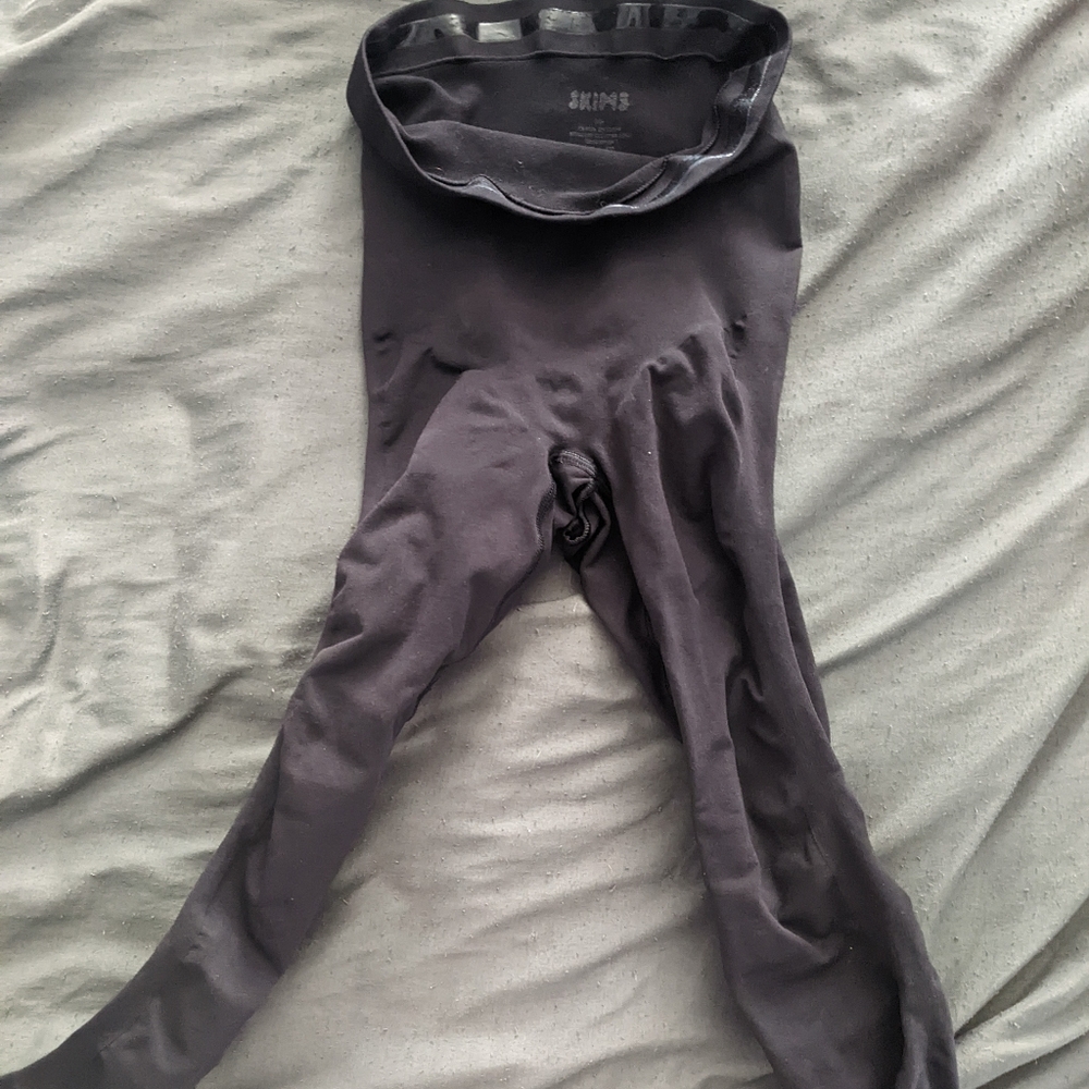SKIMS ...s/m tummy control underwear / shapewear